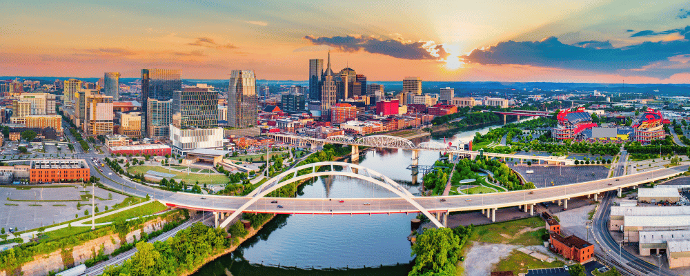 city skyline of Nashville, TN